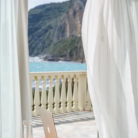 Cosmos Beach House *