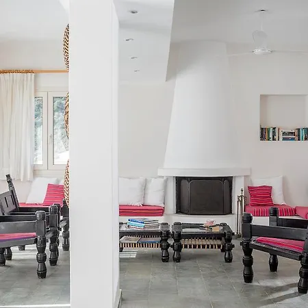 Villa Cosmos Beach House *