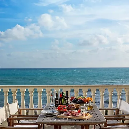 Cosmos Beach House * Афионас