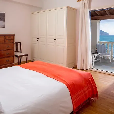 Cosmos Beach House Афионас